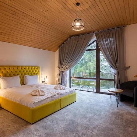 Good Days Shale 4 км до буковеля * Yablunytsya